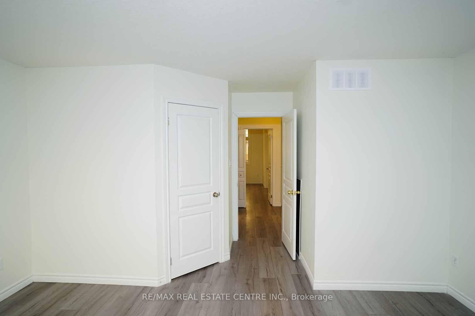 Photo 33 of 18 Heritage Drive, Guelph, Kortright East — HOMEH