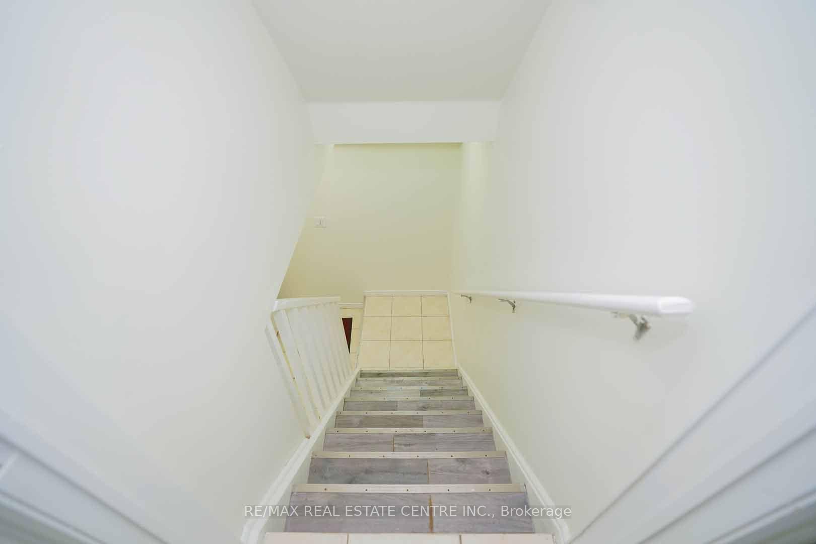 Photo 36 of 18 Heritage Drive, Guelph, Kortright East — HOMEH