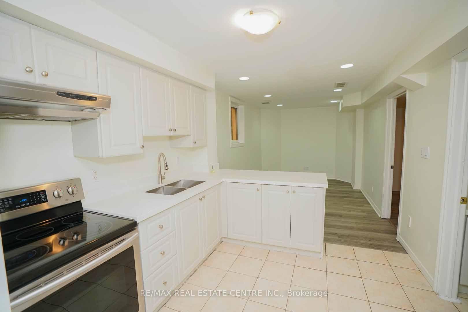 Photo 38 of 18 Heritage Drive, Guelph, Kortright East — HOMEH