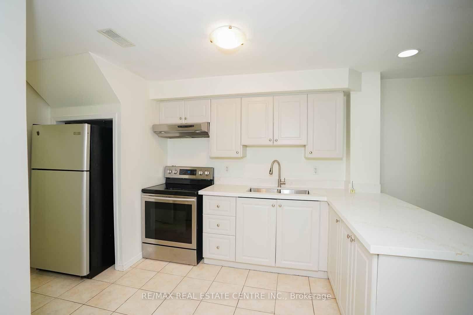 Photo 39 of 18 Heritage Drive, Guelph, Kortright East — HOMEH