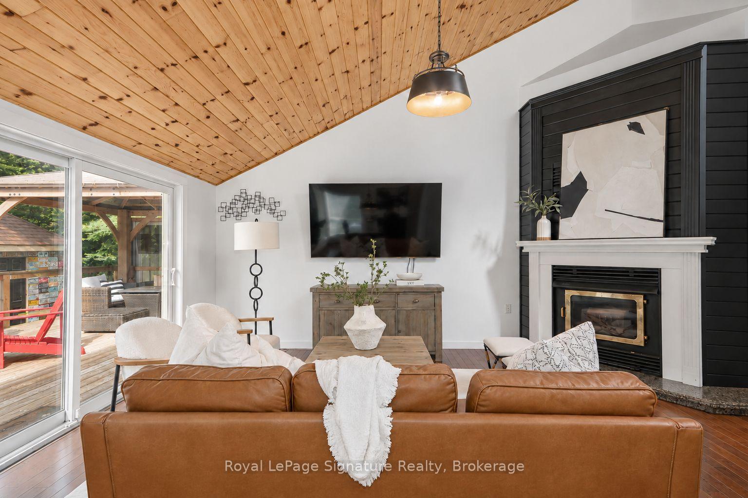 Photo 6 of 40 51ST Street N, Wasaga Beach — HOMEH