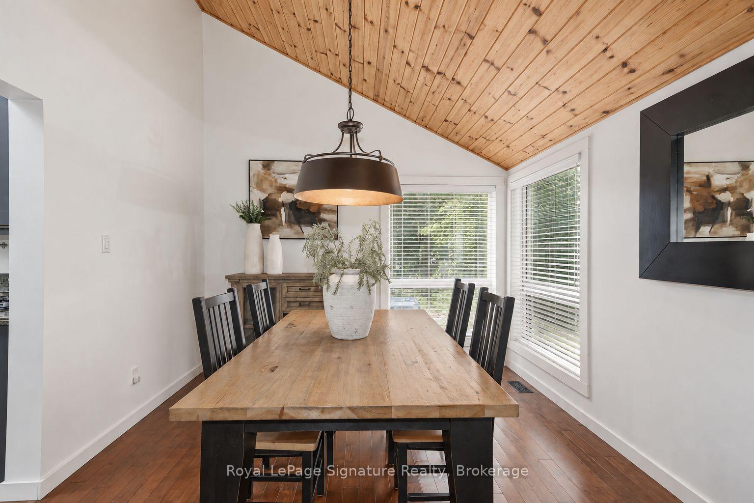 Photo 7 of 40 51ST Street N, Wasaga Beach — HOMEH