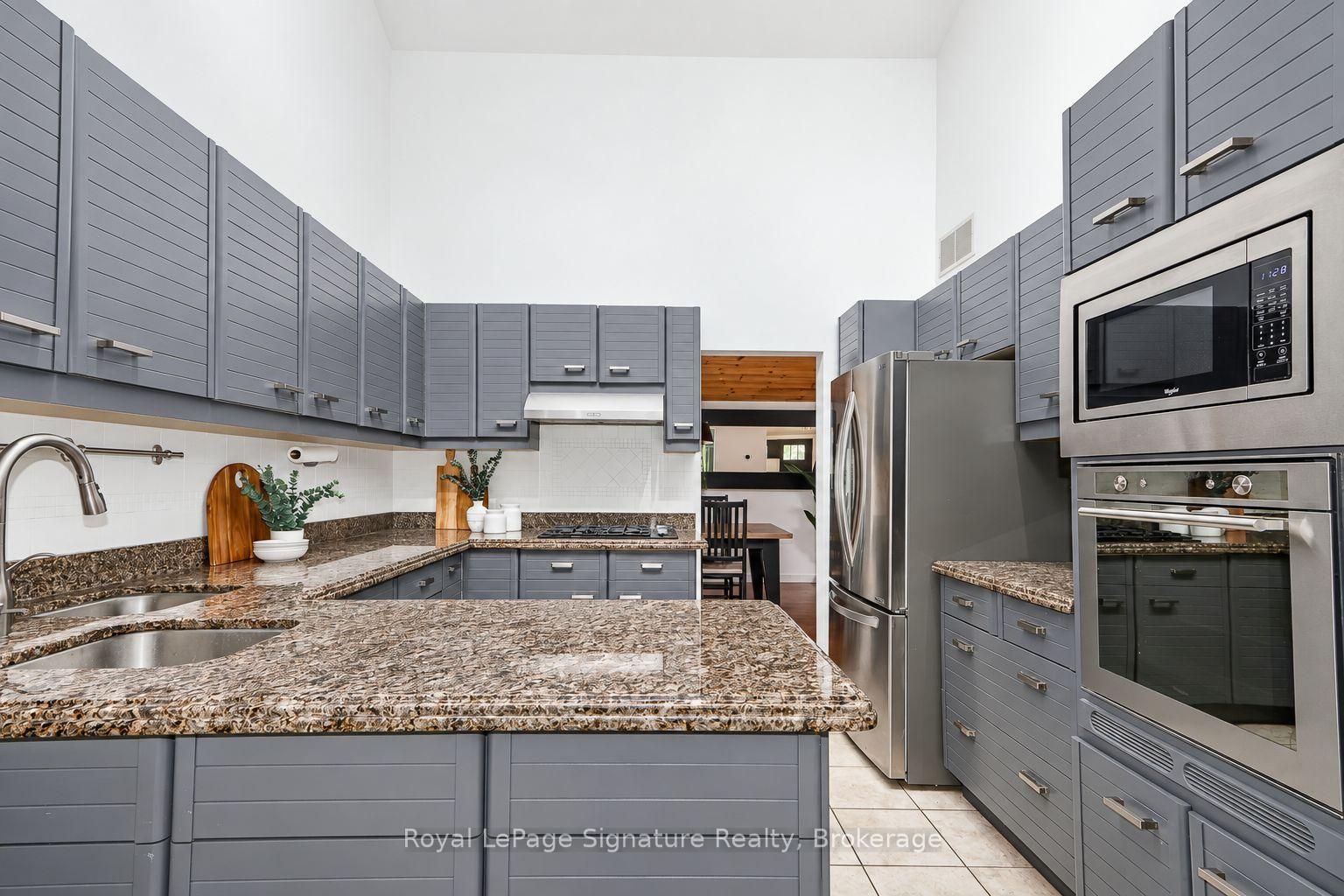 Photo 9 of 40 51ST Street N, Wasaga Beach — HOMEH