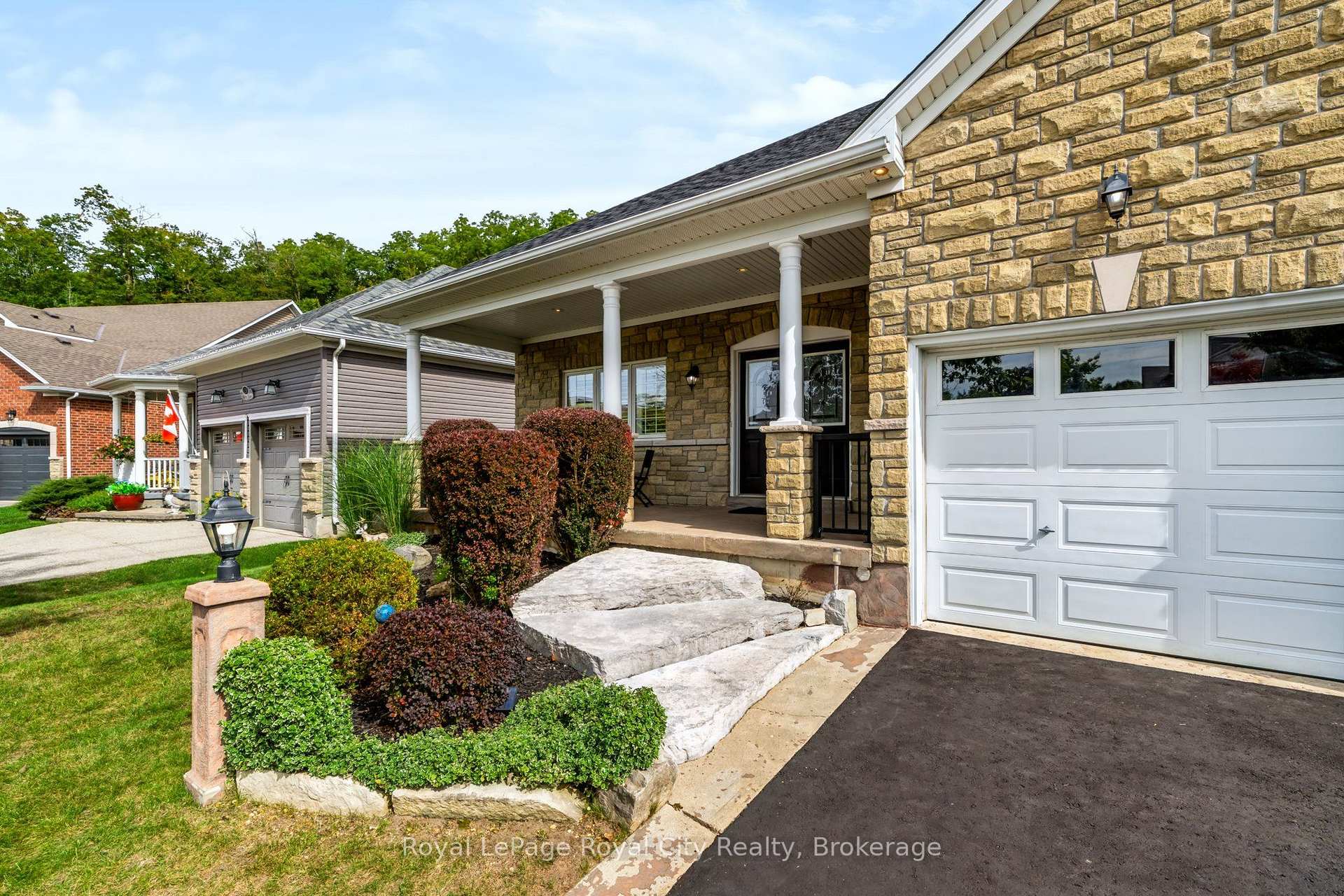 Photo 3 of 142 Milne Place, Guelph/Eramosa, Rockwood — HOMEH
