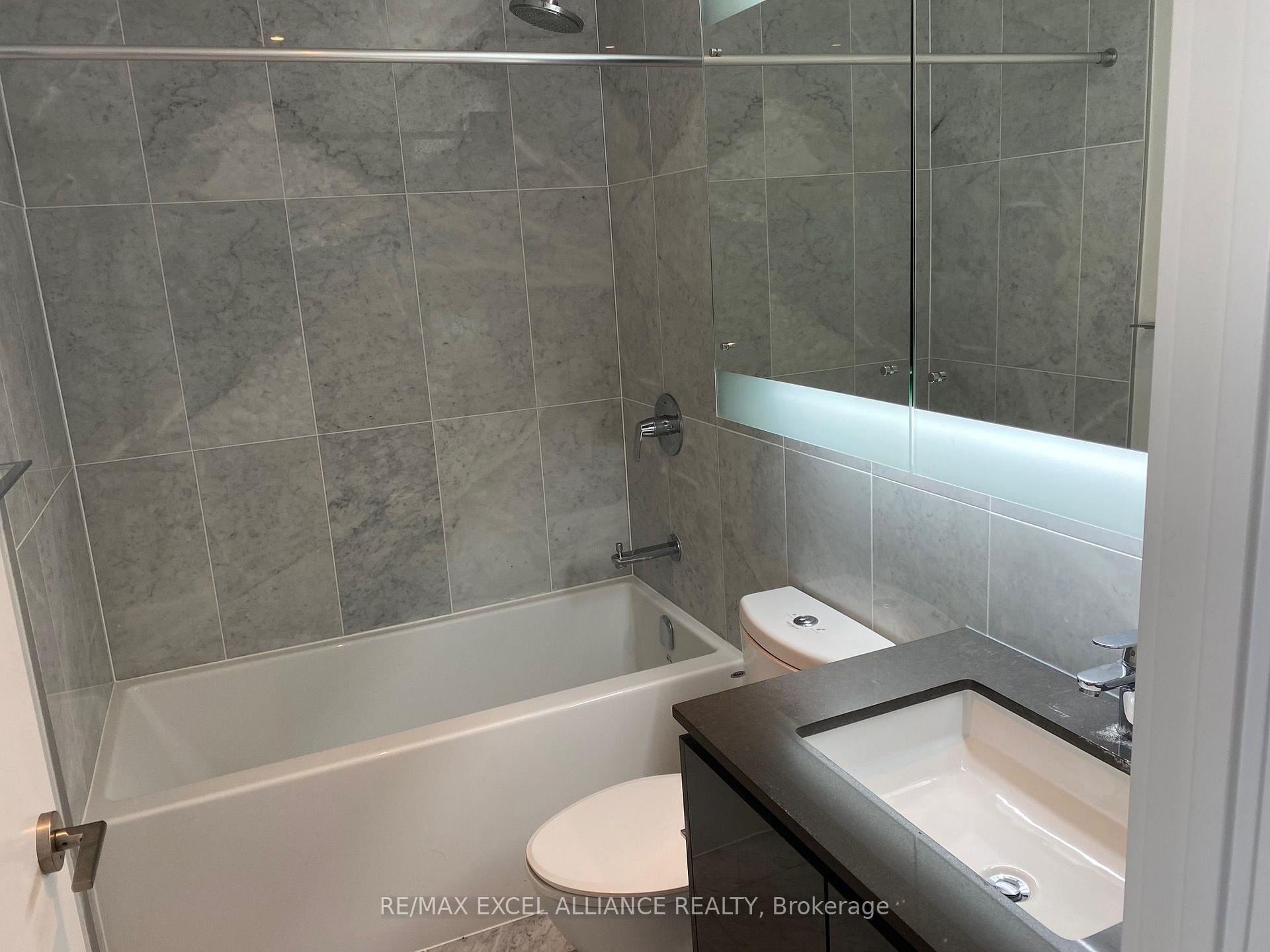 Photo 2 of Unit 3201, 117 Mcmahon Drive, North York, Bayview Village — HOMEH