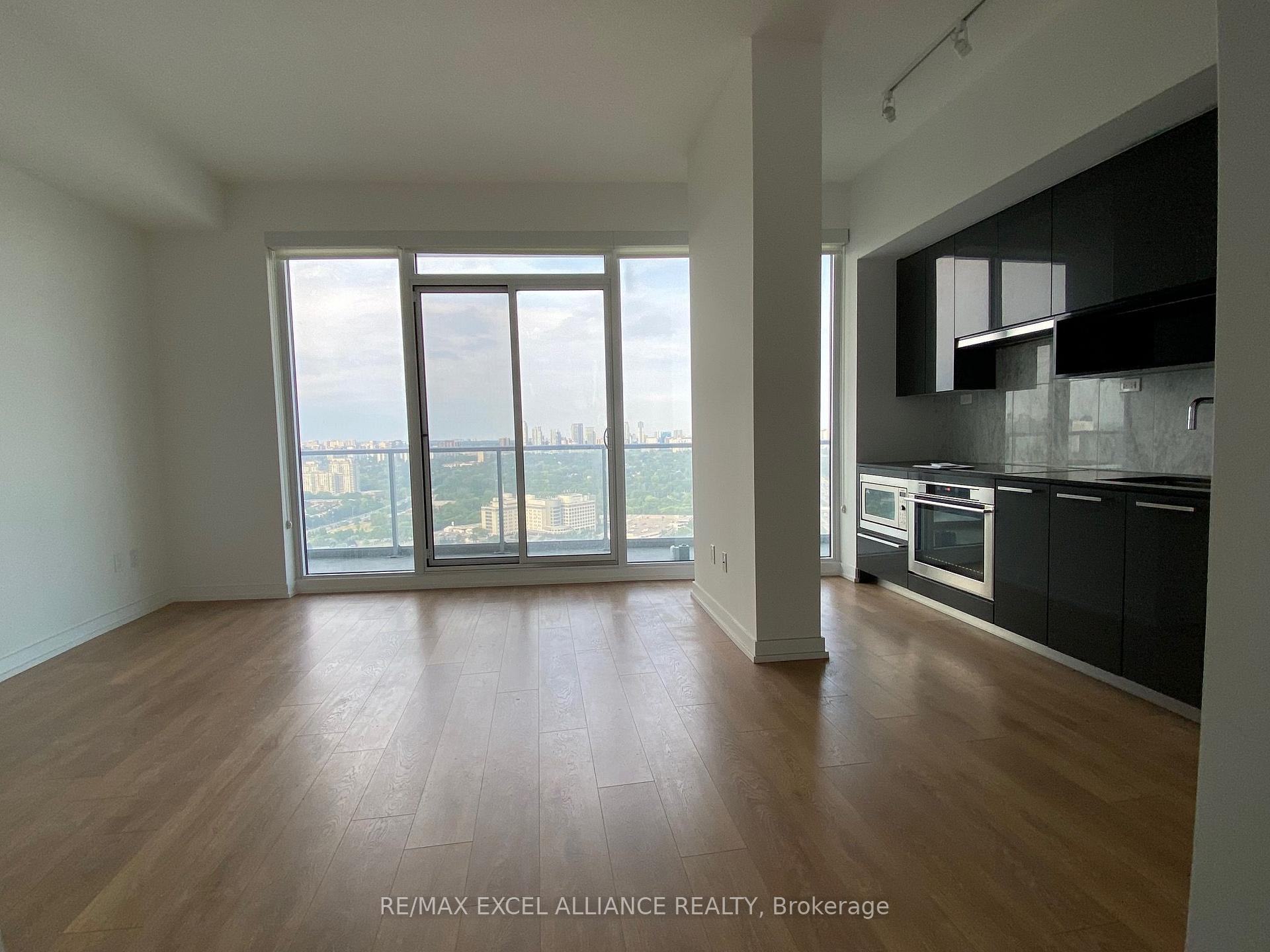 Photo 3 of Unit 3201, 117 Mcmahon Drive, North York, Bayview Village — HOMEH