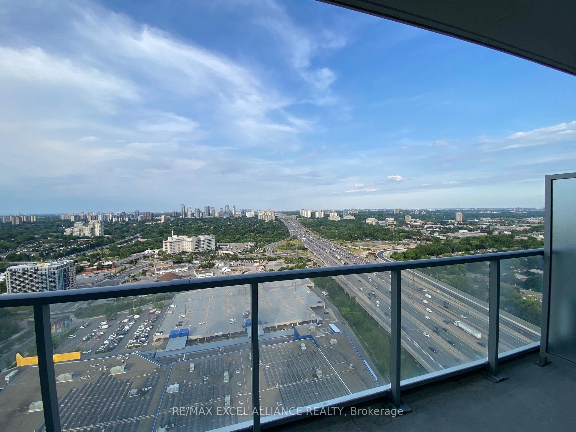 Photo 9 of Unit 3201, 117 Mcmahon Drive, North York, Bayview Village — HOMEH