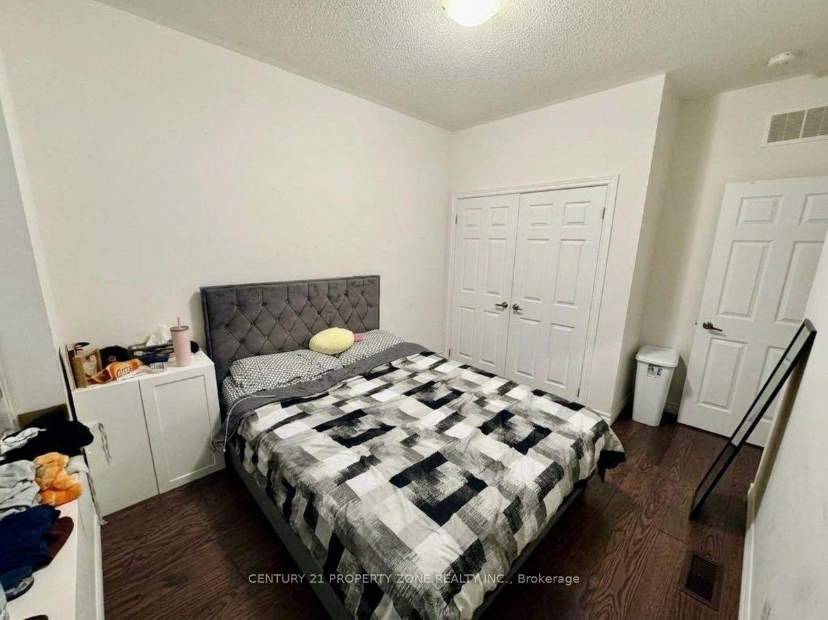 Photo 13 of Unit Main/Upper, 31 Hashmi Place, Brampton, Credit Valley — HOMEH