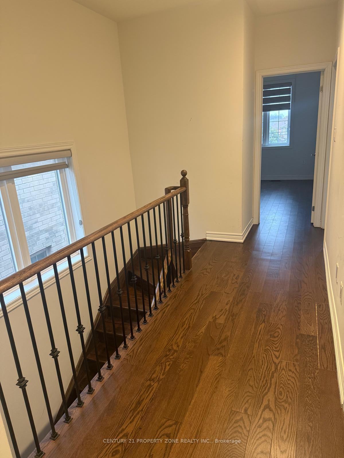 Photo 18 of Unit Main/Upper, 31 Hashmi Place, Brampton, Credit Valley — HOMEH