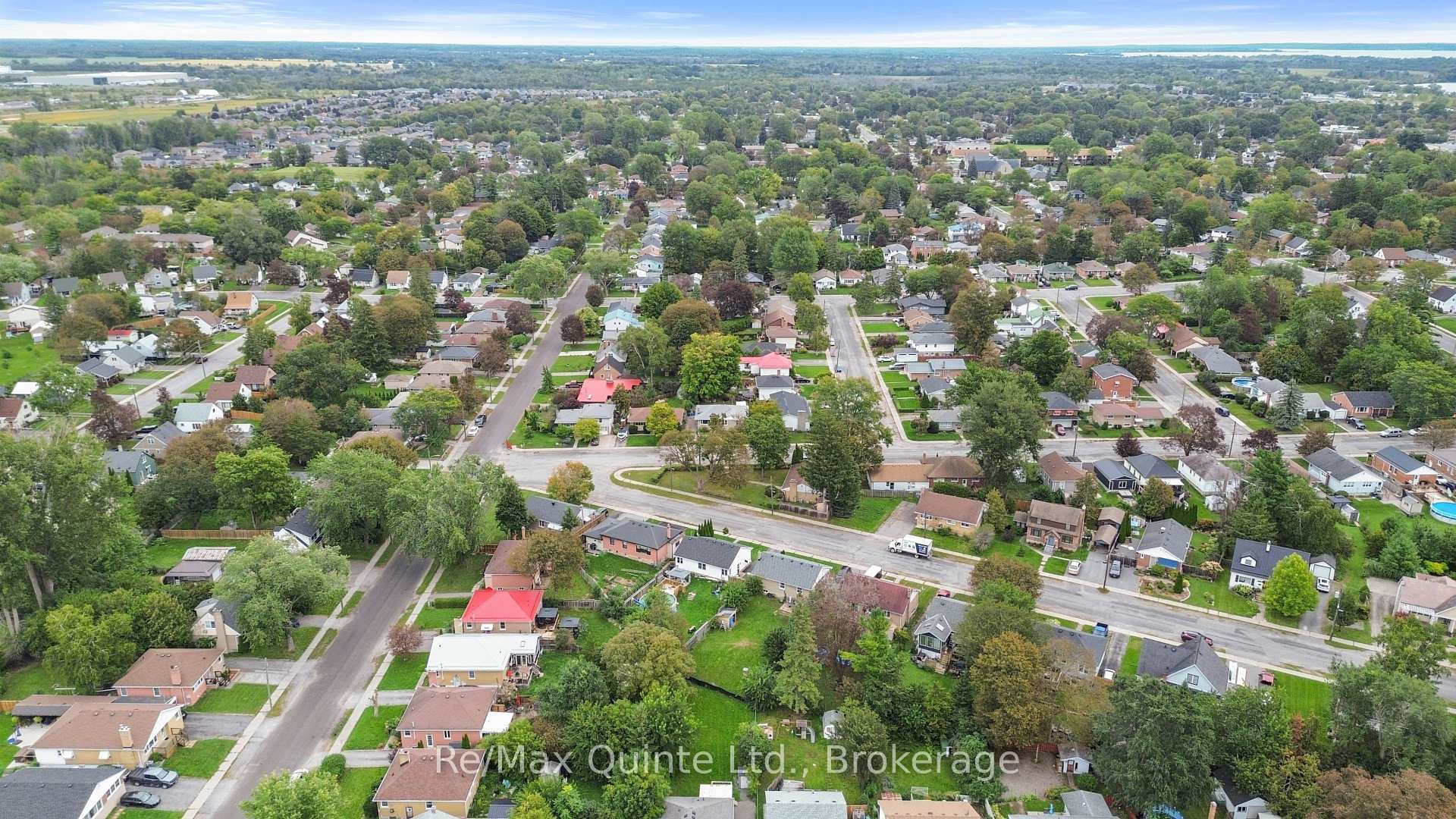 Photo 3 of 99 Bertram Boulevard, Belleville, Belleville Ward — HOMEH