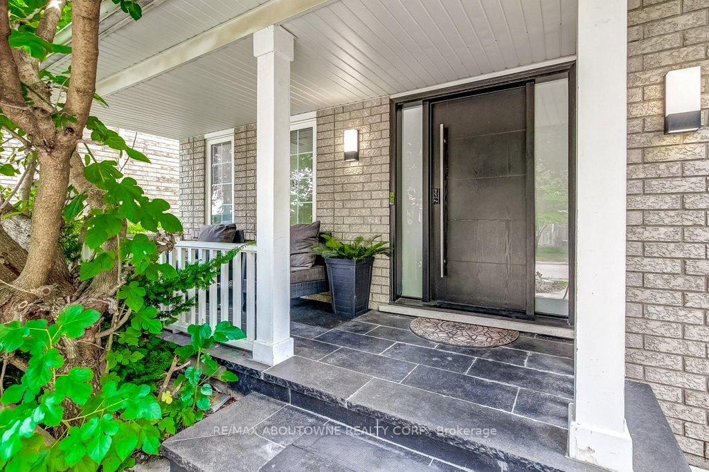 Photo 2 of 2183 Birchleaf Lane, Burlington, Orchard — HOMEH