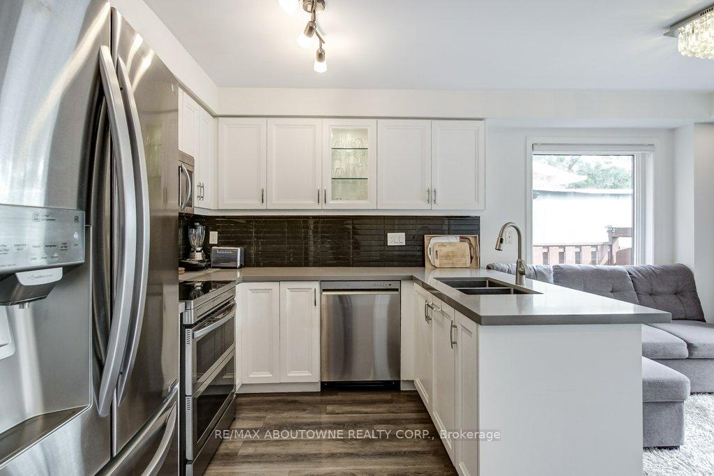 Photo 9 of 2183 Birchleaf Lane, Burlington, Orchard — HOMEH
