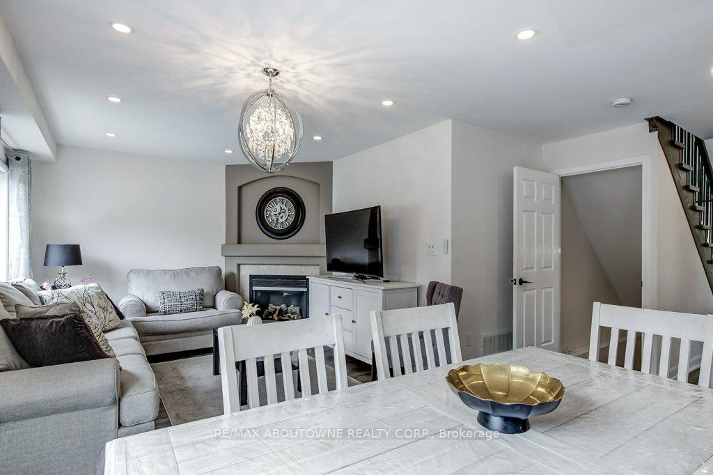 Photo 14 of 2183 Birchleaf Lane, Burlington, Orchard — HOMEH