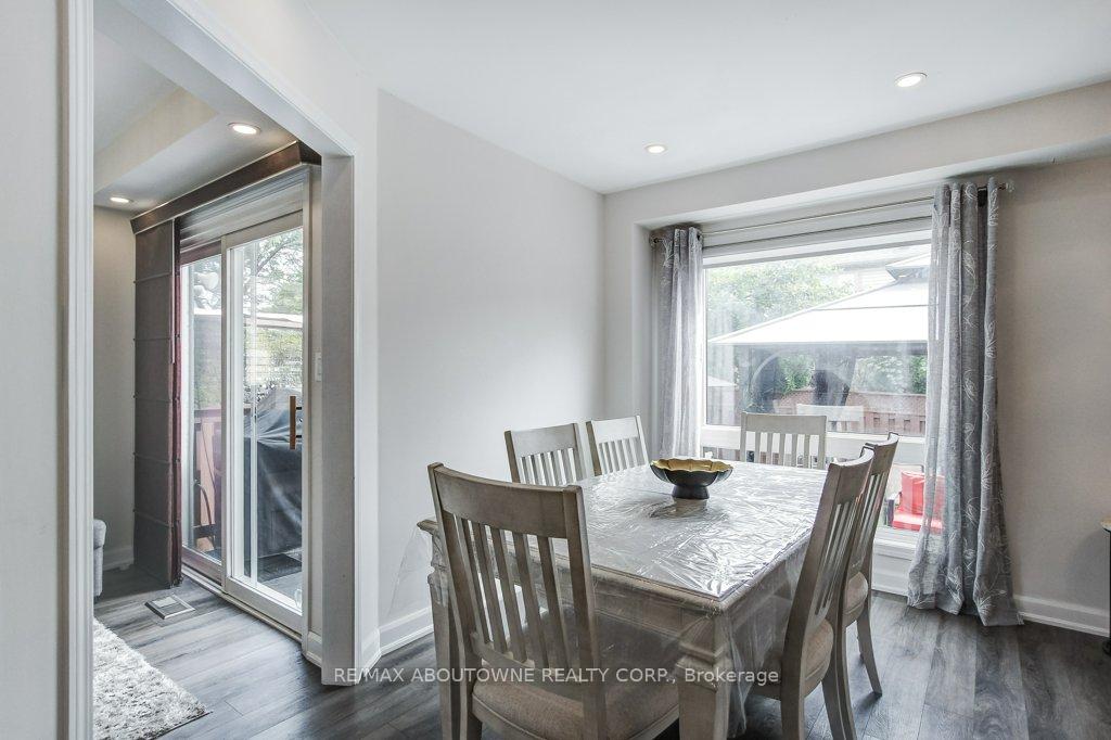 Photo 15 of 2183 Birchleaf Lane, Burlington, Orchard — HOMEH