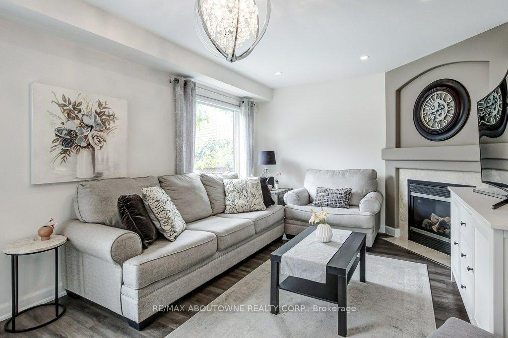 Photo 16 of 2183 Birchleaf Lane, Burlington, Orchard — HOMEH