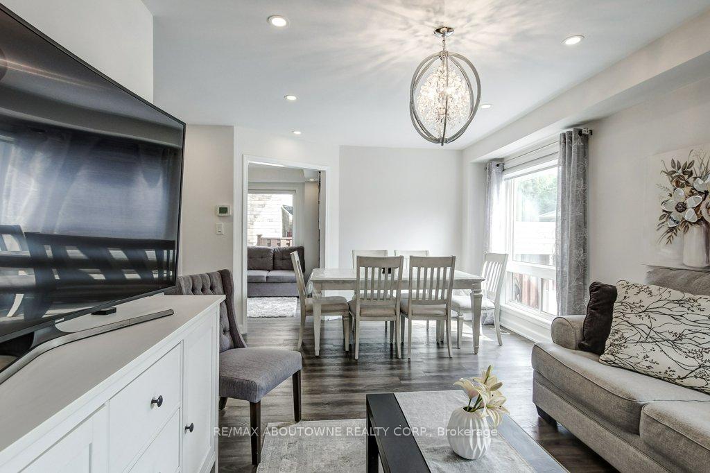 Photo 18 of 2183 Birchleaf Lane, Burlington, Orchard — HOMEH