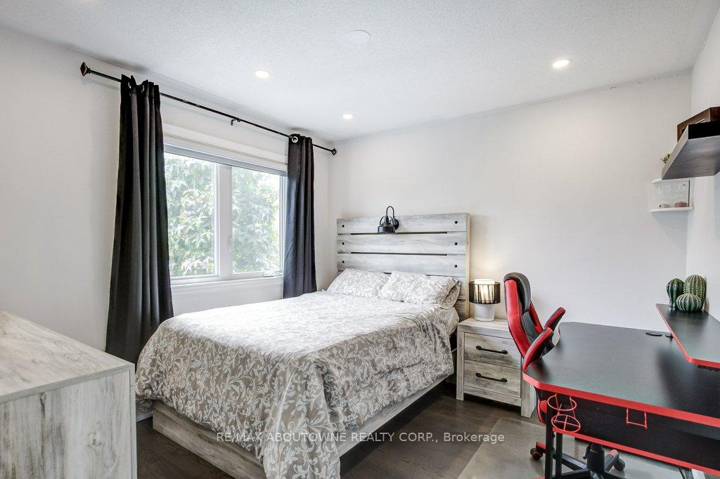 Photo 23 of 2183 Birchleaf Lane, Burlington, Orchard — HOMEH
