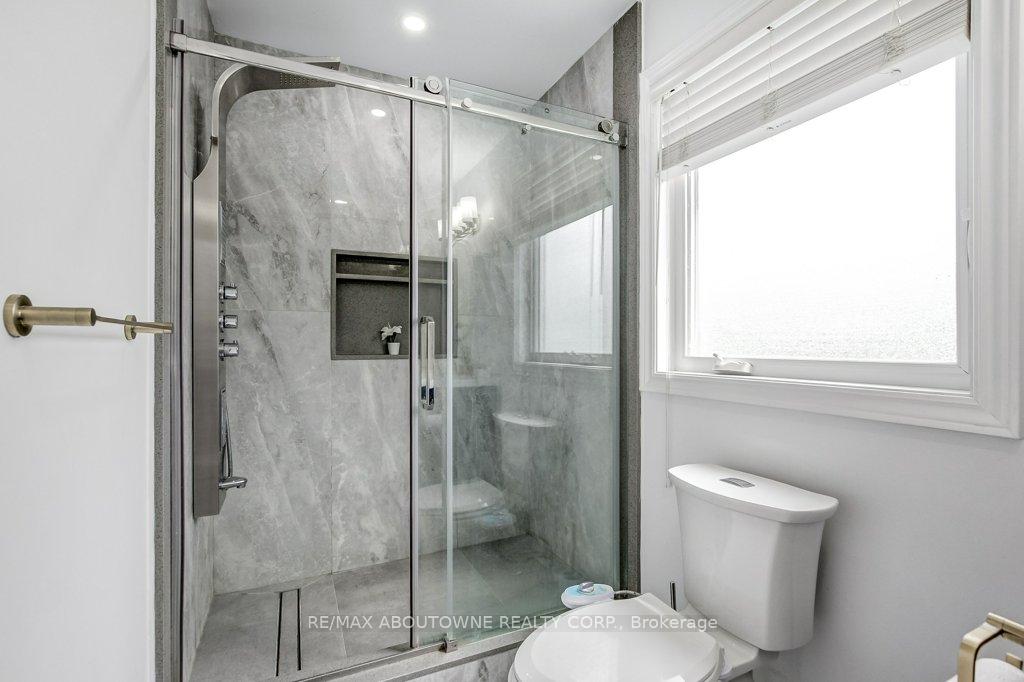 Photo 26 of 2183 Birchleaf Lane, Burlington, Orchard — HOMEH