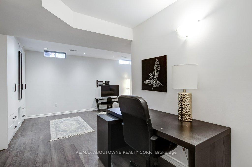 Photo 34 of 2183 Birchleaf Lane, Burlington, Orchard — HOMEH