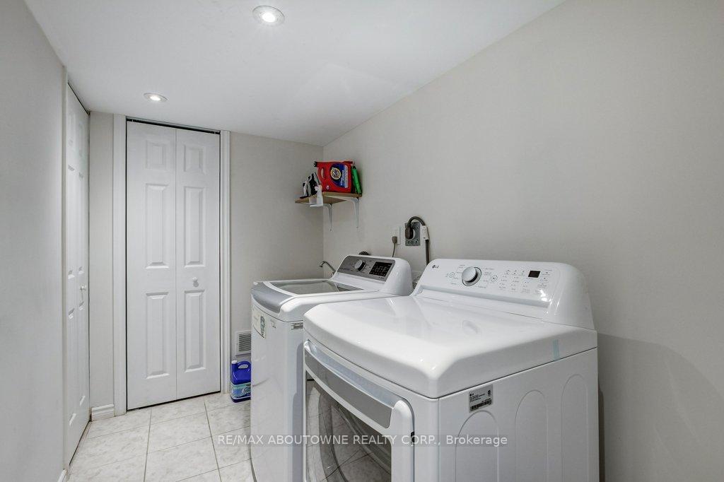 Photo 39 of 2183 Birchleaf Lane, Burlington, Orchard — HOMEH