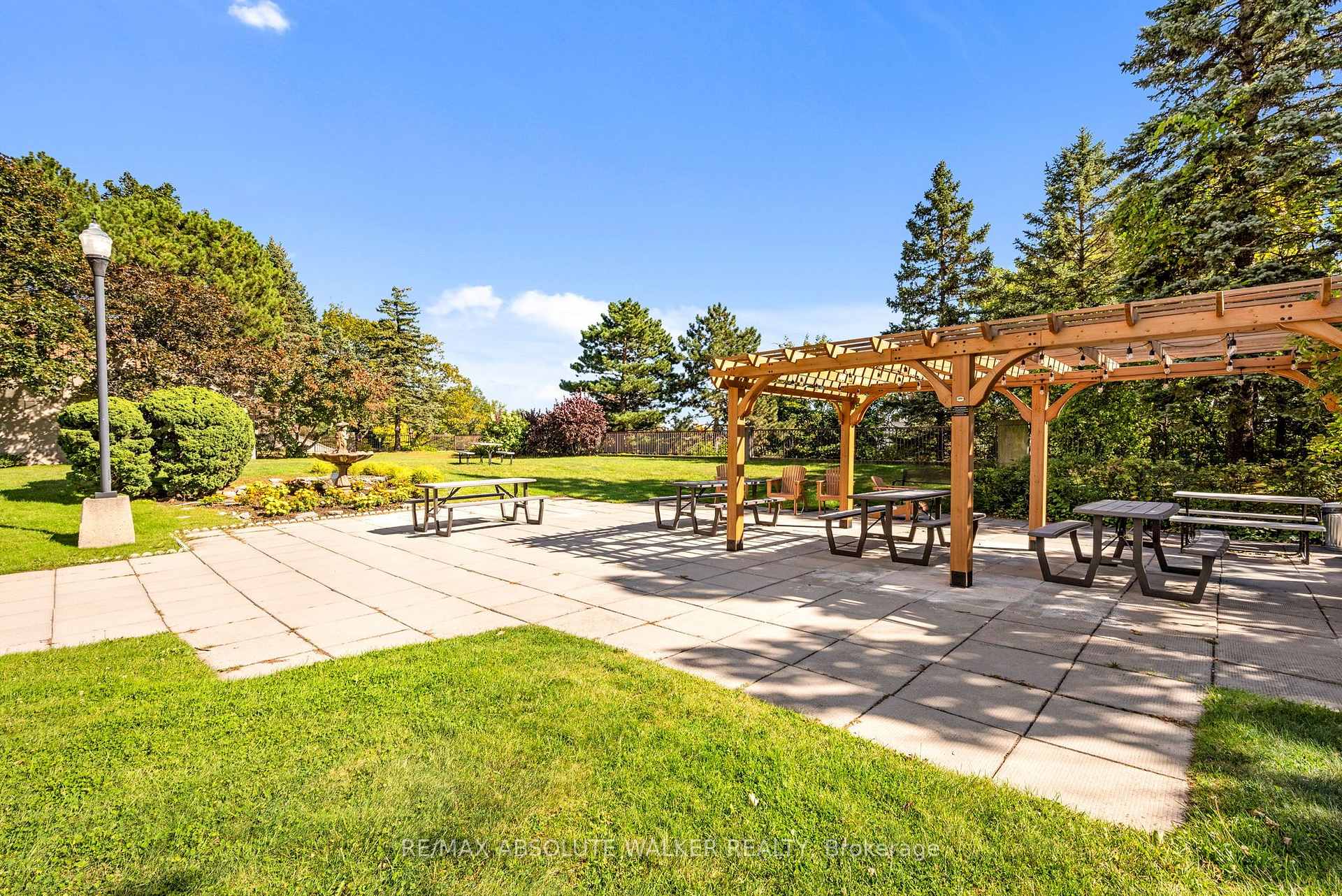 Photo 16 of Unit 608, 545 St Laurent Boulevard, Ottawa, Viscount Alexander Park — HOMEH