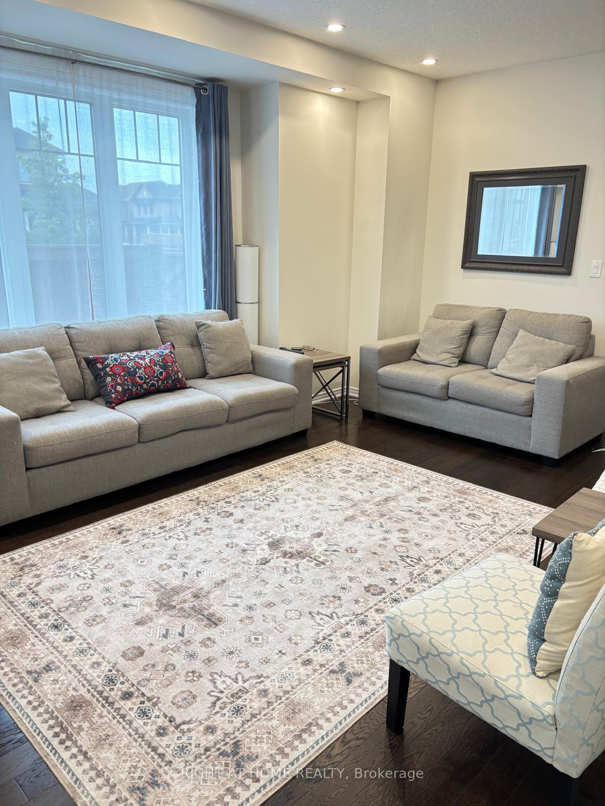Photo 5 of 4 Cactus Crescent, Hamilton, Stoney Creek — HOMEH