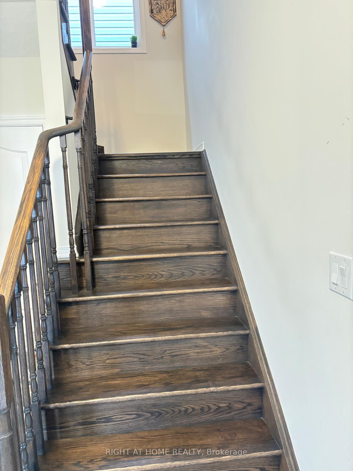 Photo 10 of 4 Cactus Crescent, Hamilton, Stoney Creek — HOMEH