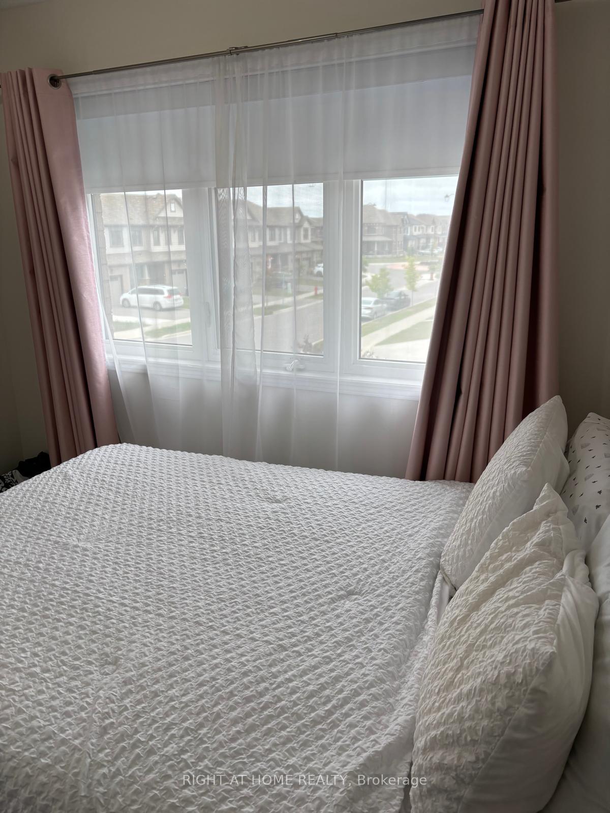 Photo 13 of 4 Cactus Crescent, Hamilton, Stoney Creek — HOMEH