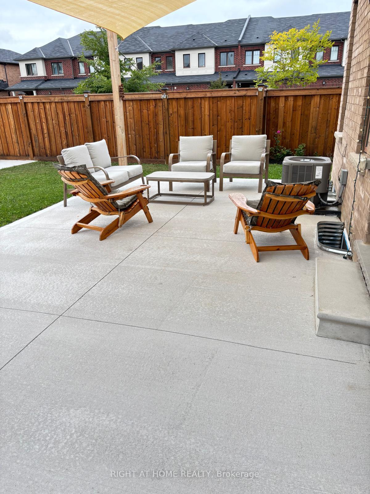 Photo 24 of 4 Cactus Crescent, Hamilton, Stoney Creek — HOMEH