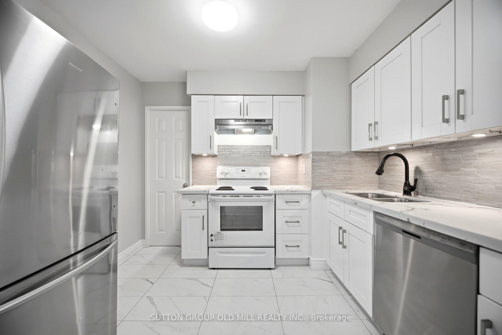Photo 6 of Unit 1812, 3605 Kariya Drive, Mississauga, City Centre — HOMEH