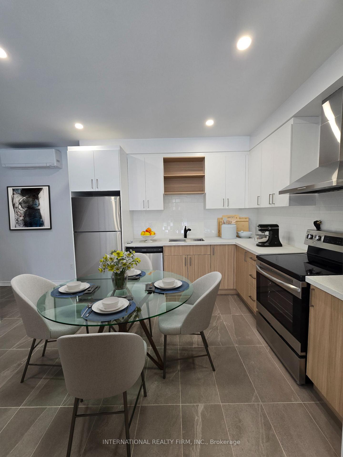 Photo 4 of Unit 8R, 8 Watt Avenue, Toronto, Keelesdale-Eglinton West — HOMEH