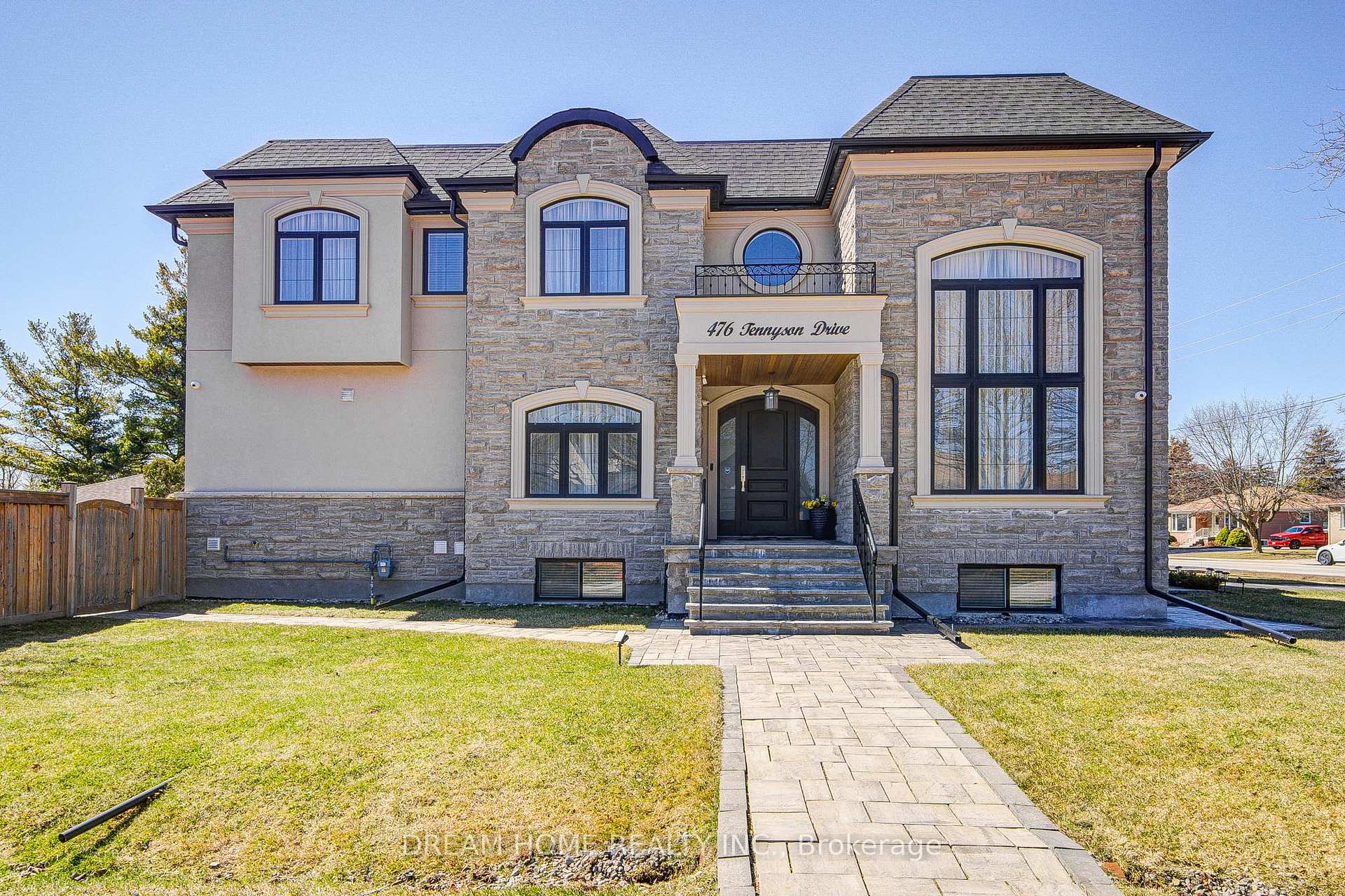 Photo 1 of 476 Tennyson Drive, Oakville, West — HOMEH