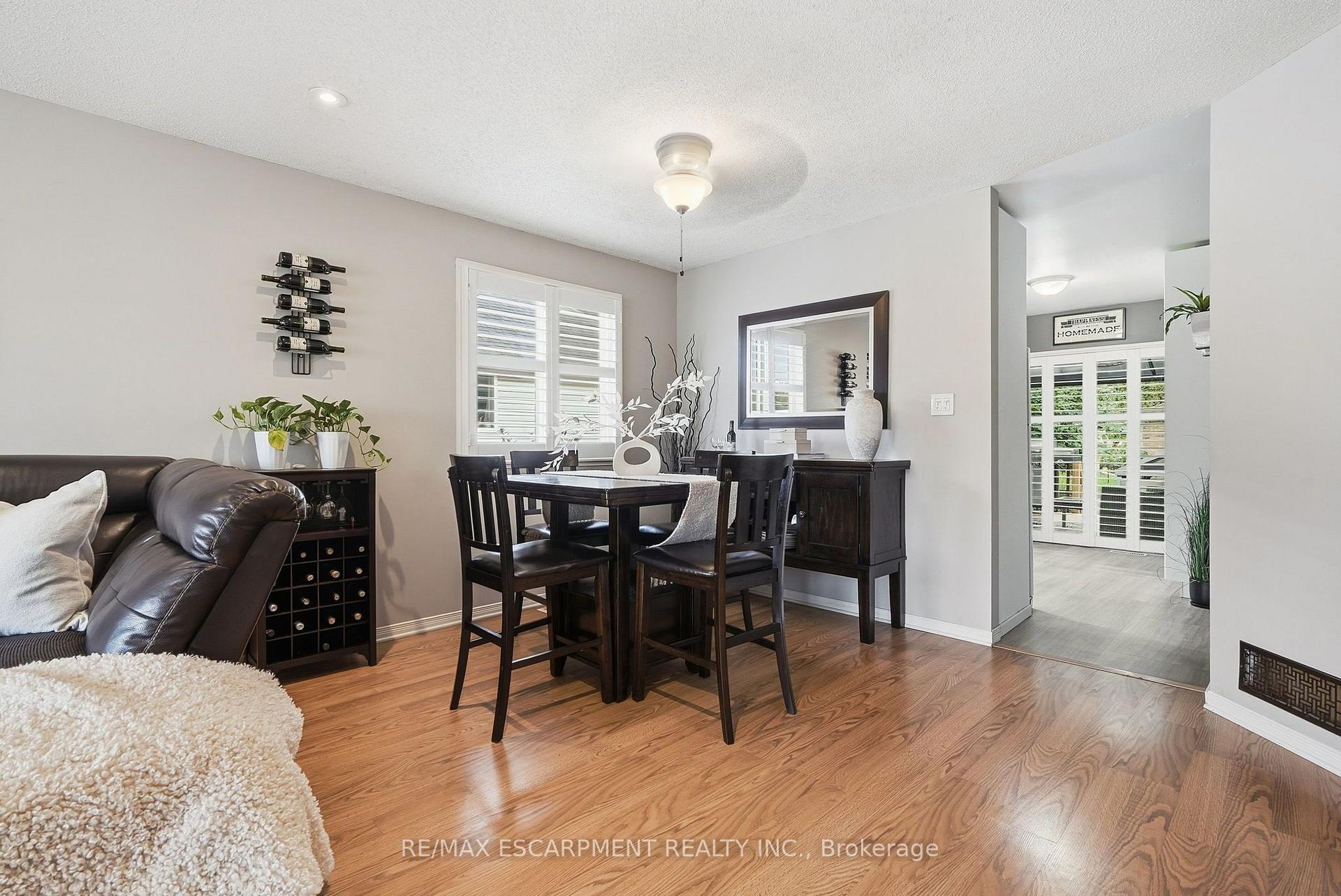 Photo 4 of 94 Kent Road, Brantford, Greenbrier — HOMEH