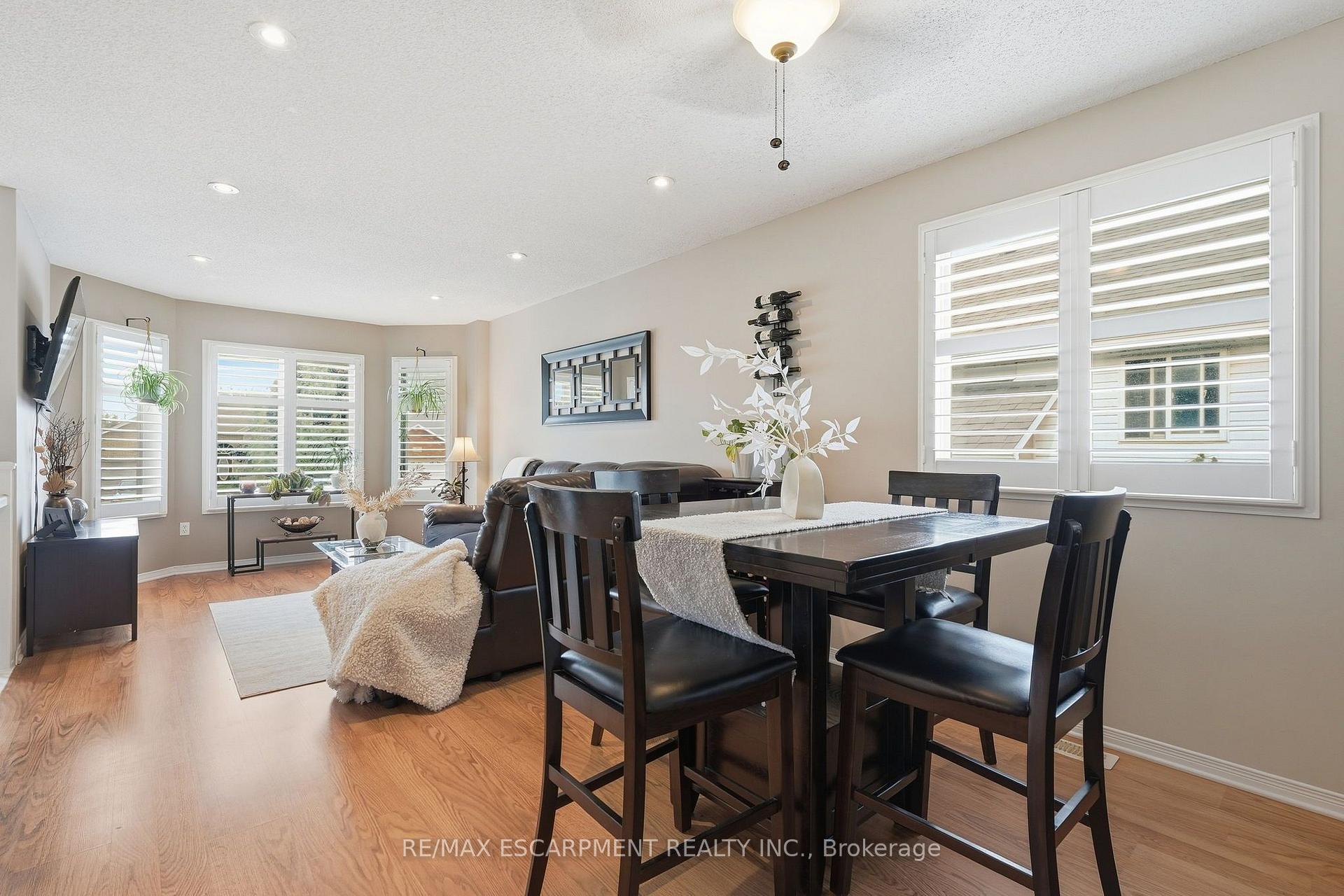 Photo 5 of 94 Kent Road, Brantford, Greenbrier — HOMEH