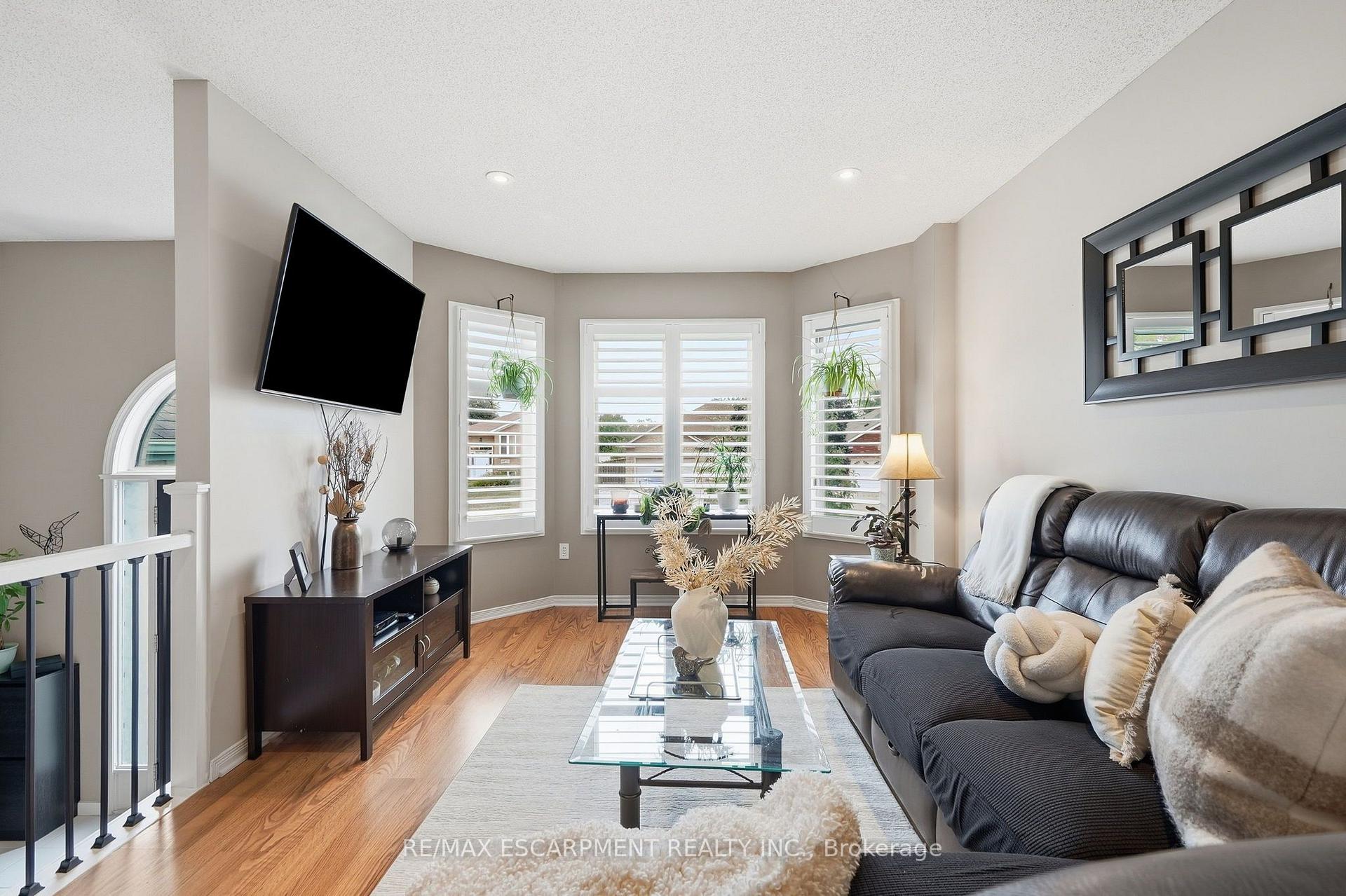 Photo 6 of 94 Kent Road, Brantford, Greenbrier — HOMEH
