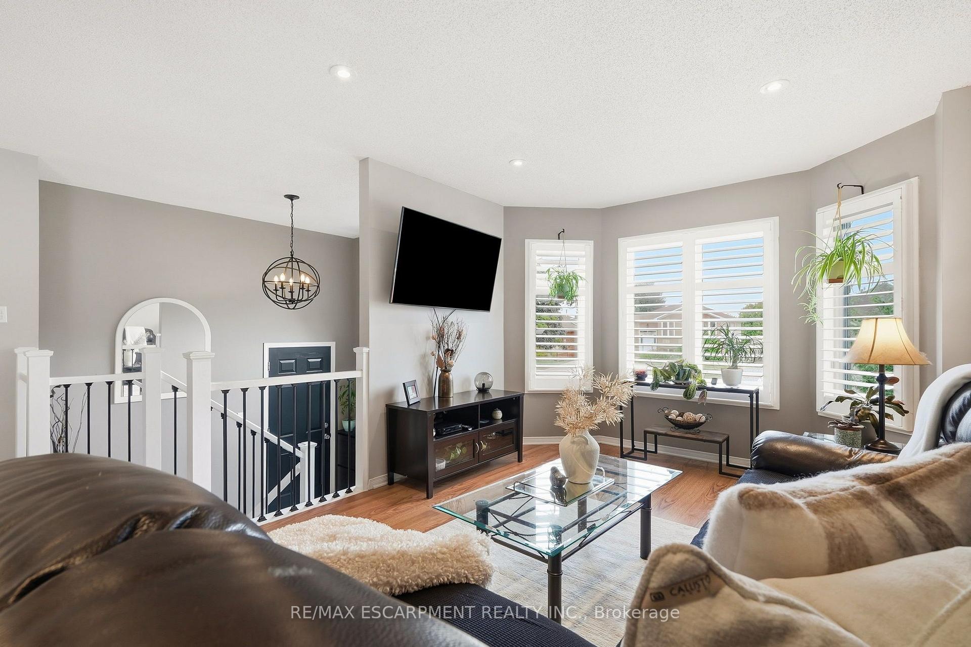 Photo 7 of 94 Kent Road, Brantford, Greenbrier — HOMEH