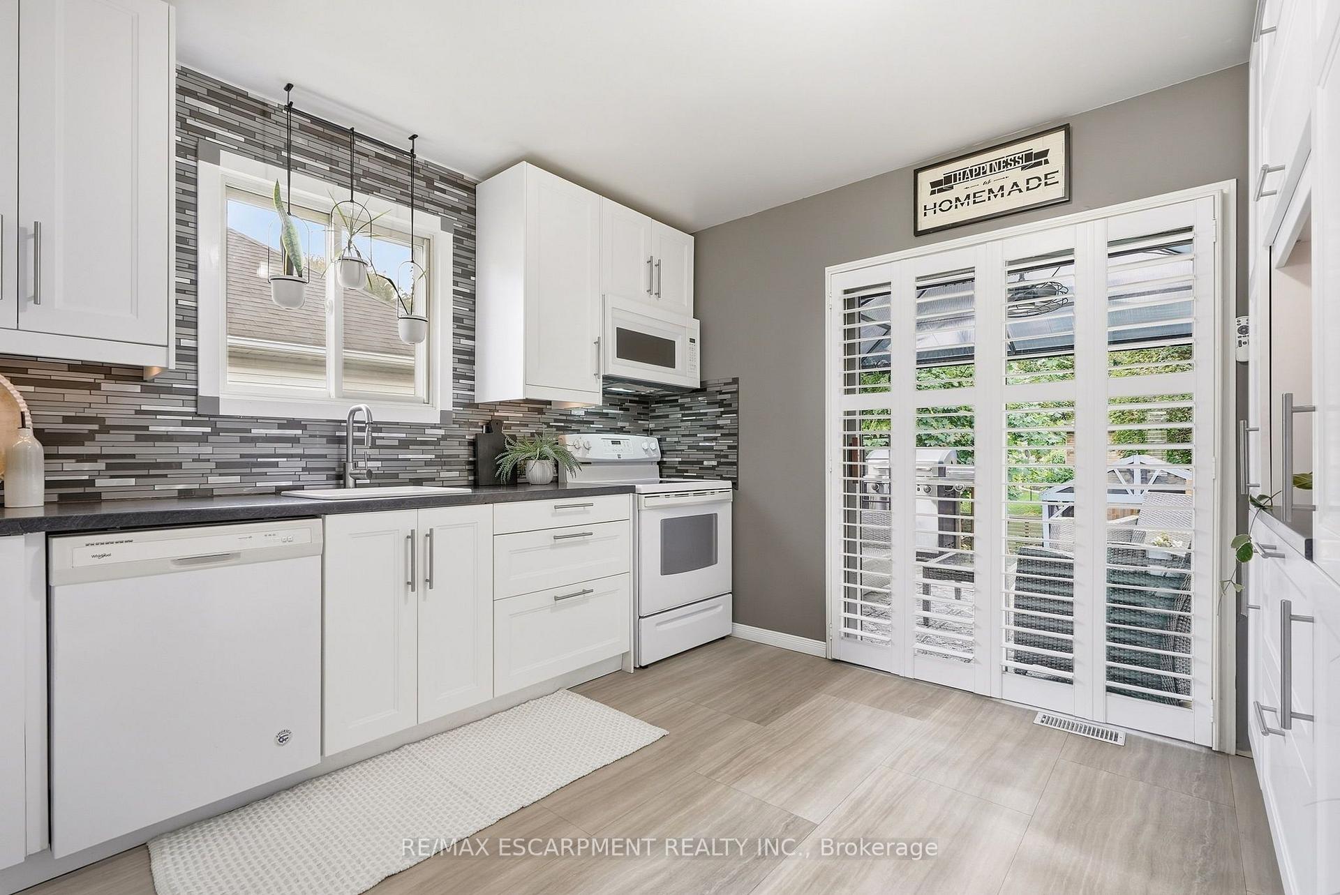 Photo 8 of 94 Kent Road, Brantford, Greenbrier — HOMEH