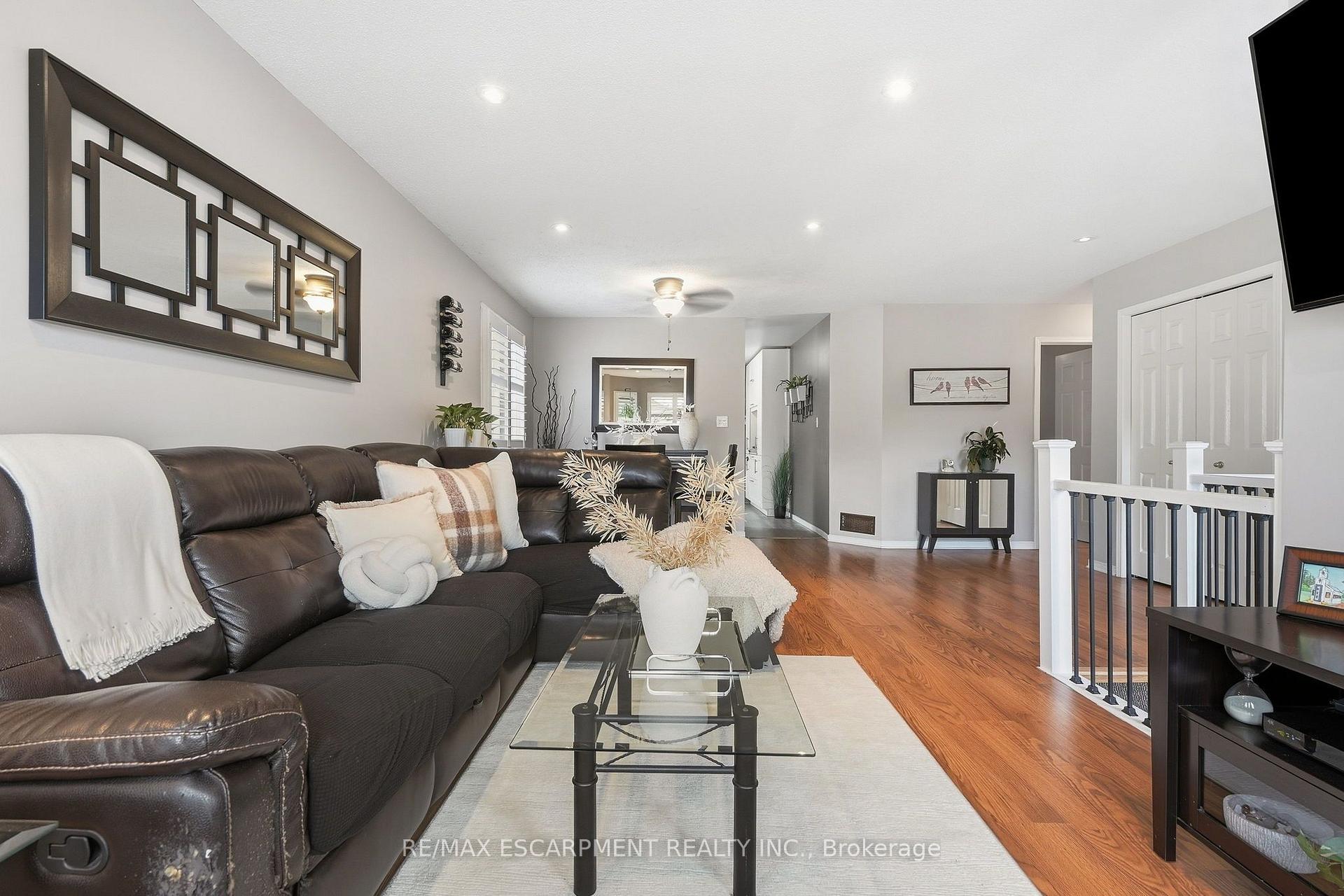 Photo 13 of 94 Kent Road, Brantford, Greenbrier — HOMEH