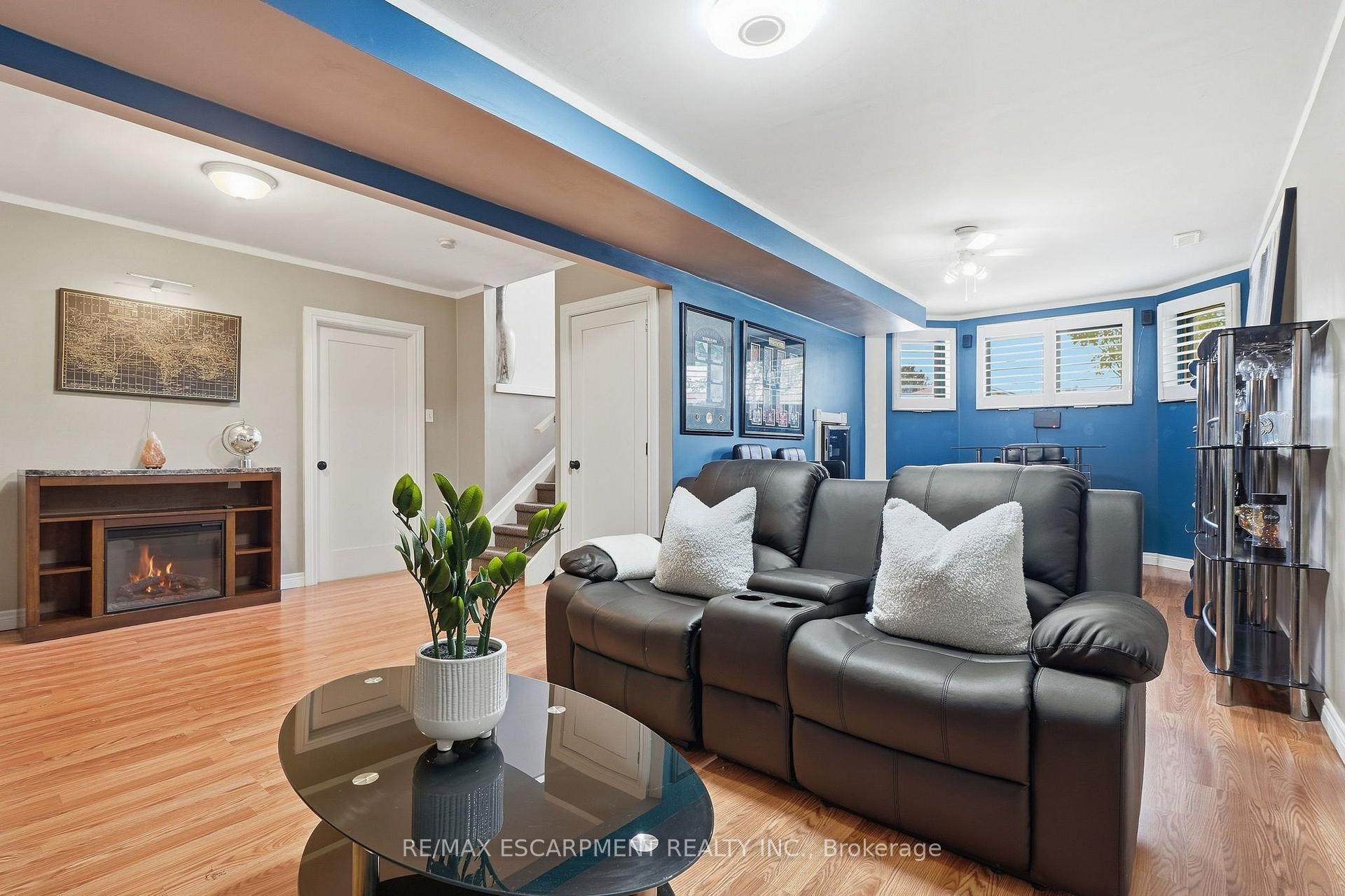 Photo 25 of 94 Kent Road, Brantford, Greenbrier — HOMEH
