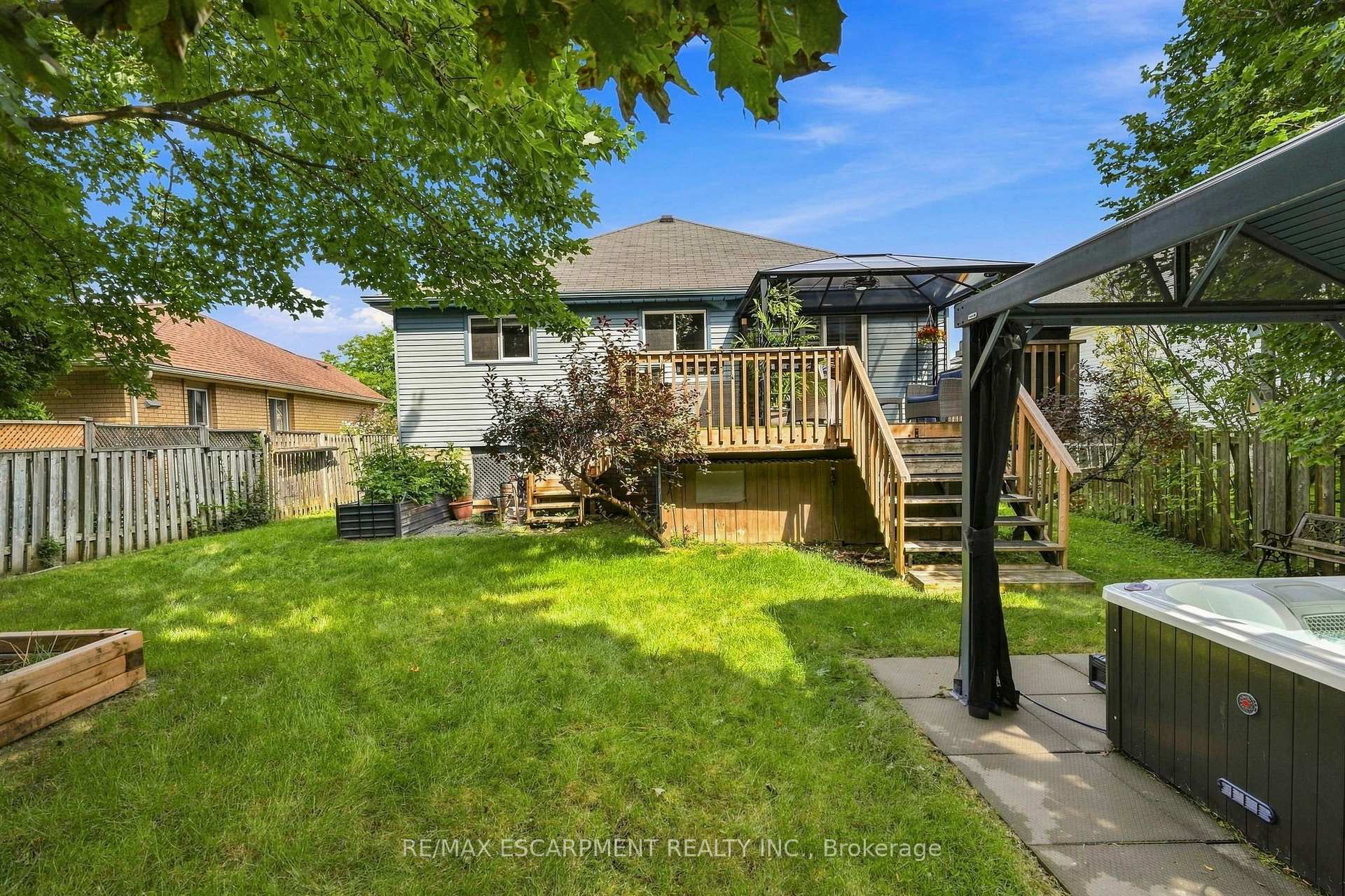 Photo 40 of 94 Kent Road, Brantford, Greenbrier — HOMEH