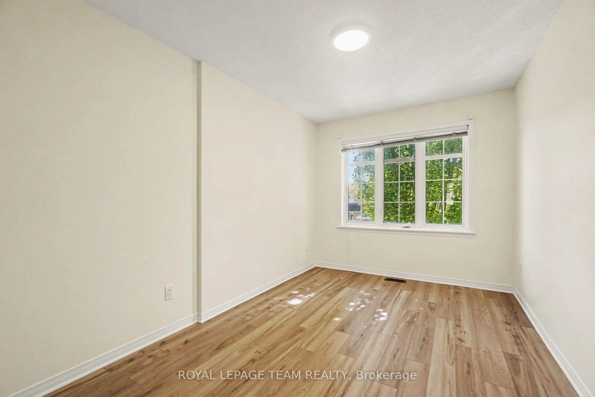 Photo 8 of 4419 Goldeneye Way, Ottawa, Riverside South/Gloucester Glen — HOMEH
