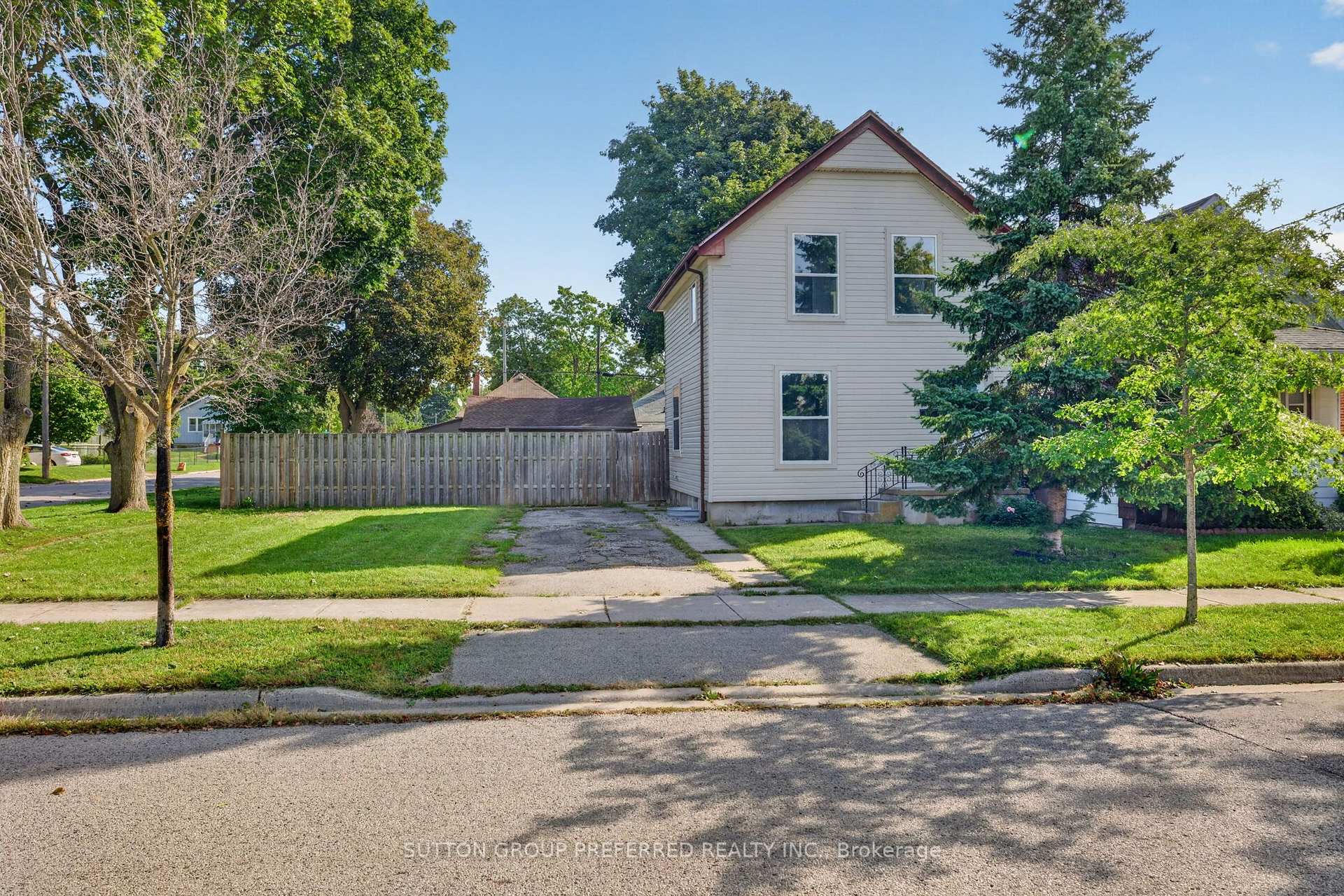 Photo 7 of 118 Delaware Street, London, East M — HOMEH