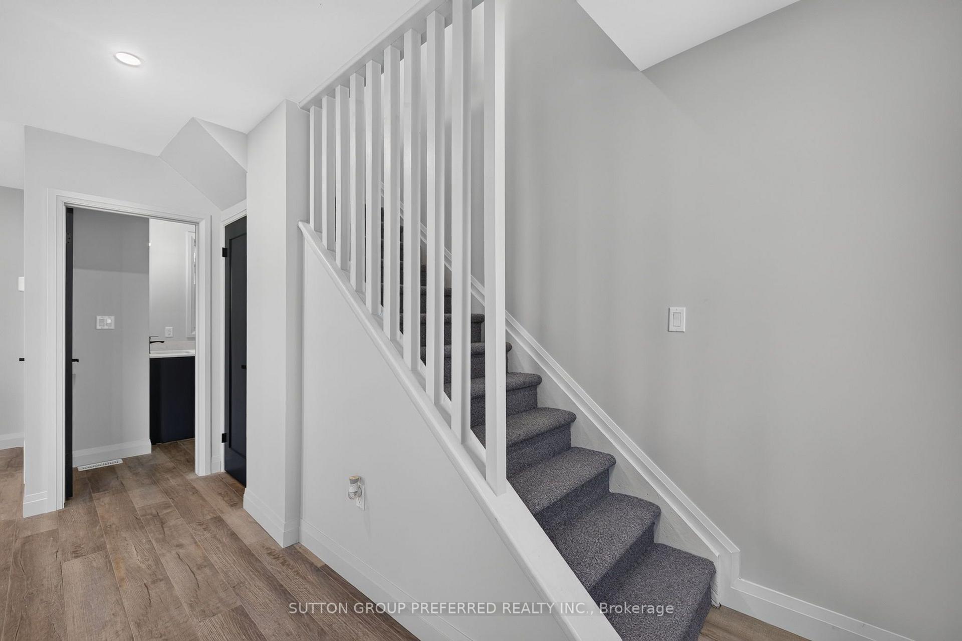 Photo 10 of 118 Delaware Street, London, East M — HOMEH