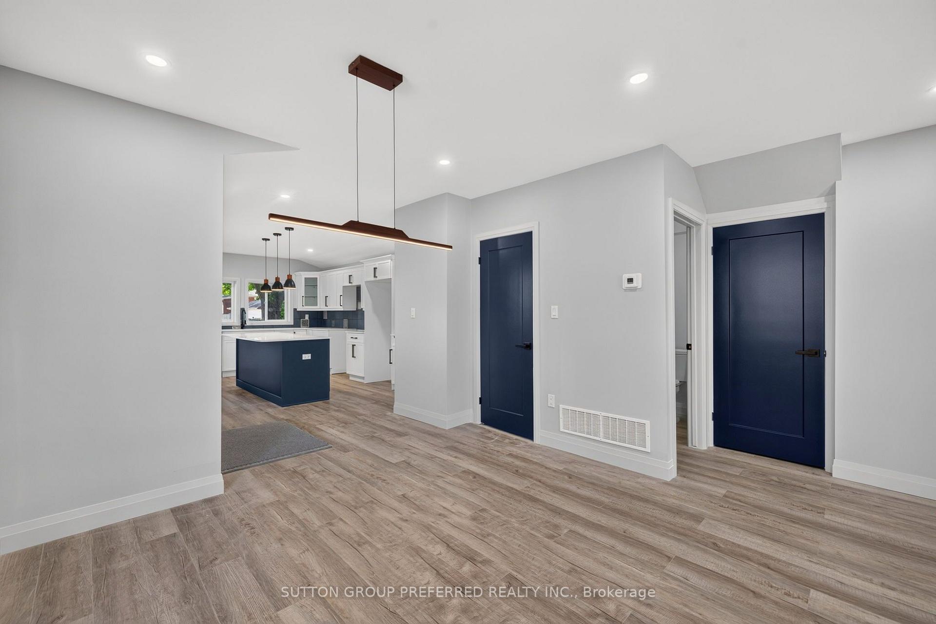 Photo 12 of 118 Delaware Street, London, East M — HOMEH