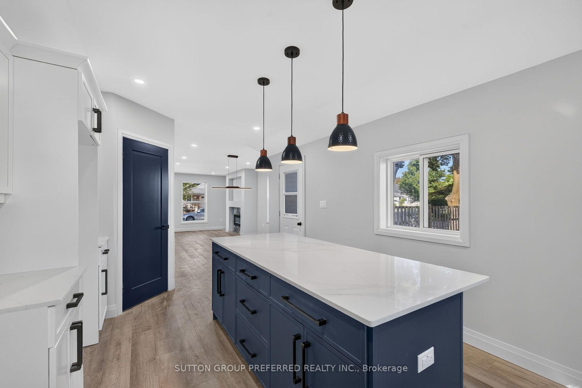 Photo 16 of 118 Delaware Street, London, East M — HOMEH