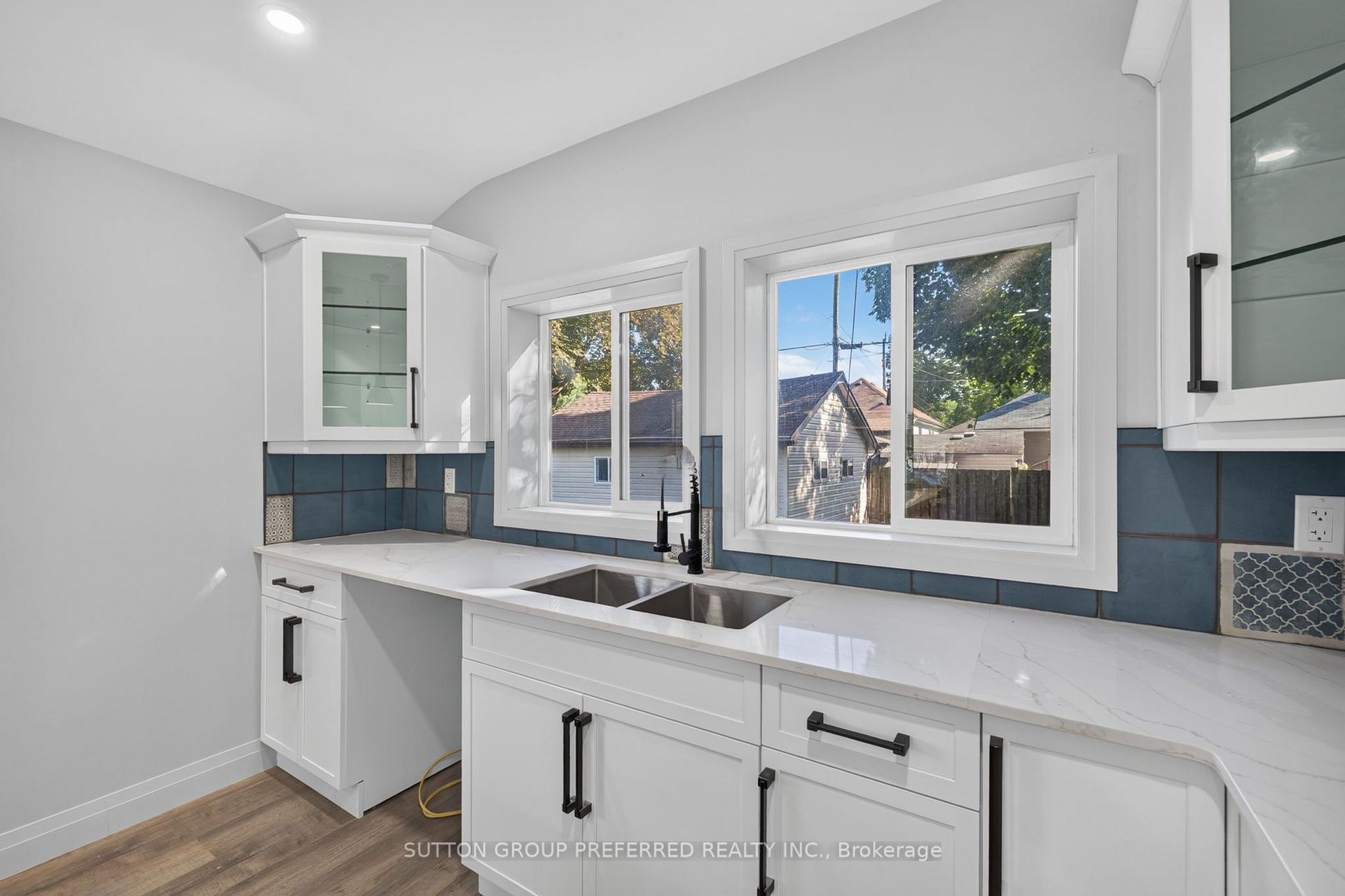 Photo 18 of 118 Delaware Street, London, East M — HOMEH