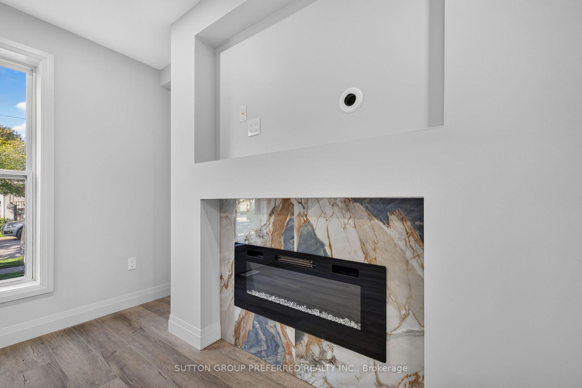 Photo 21 of 118 Delaware Street, London, East M — HOMEH