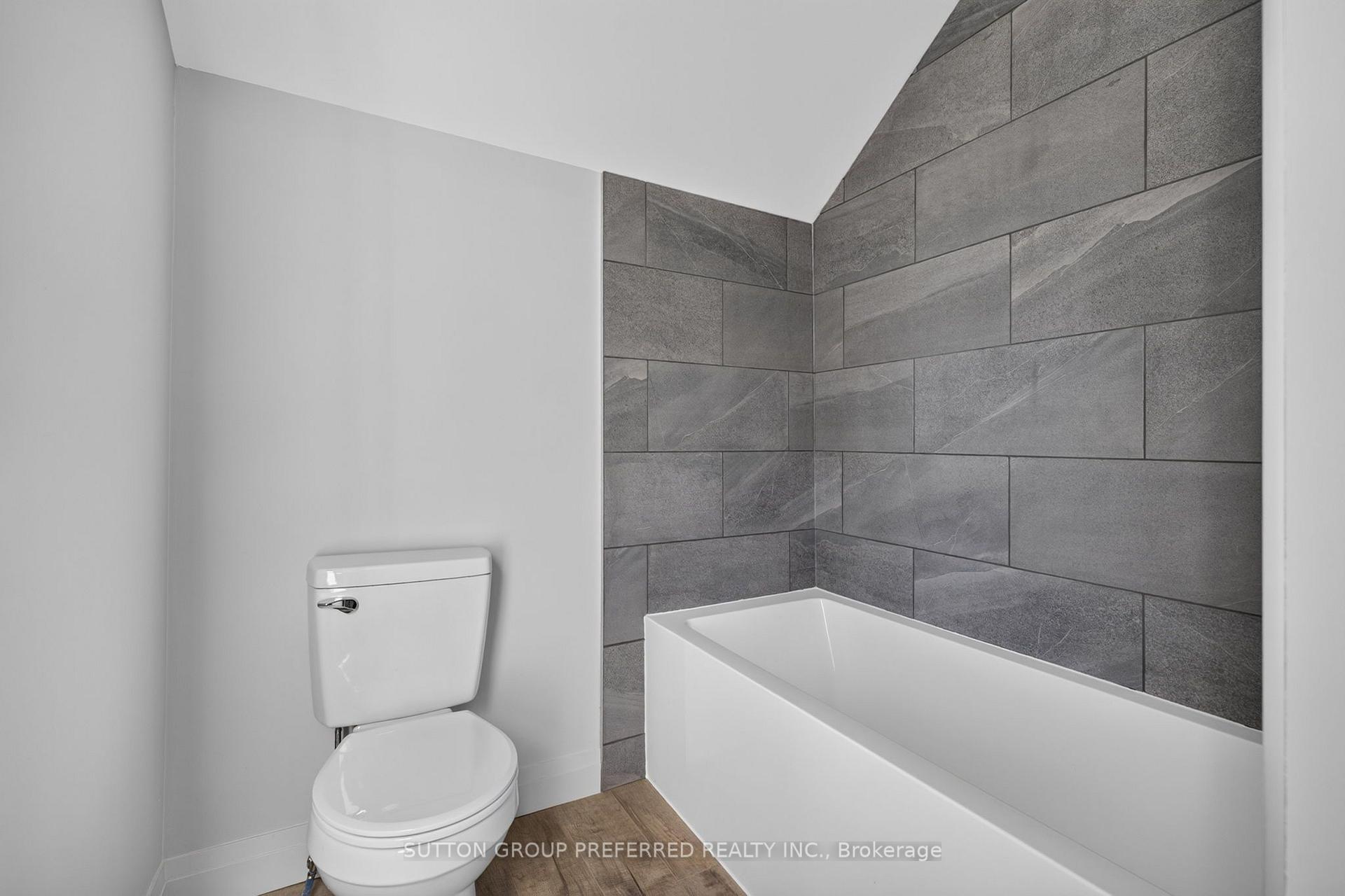 Photo 26 of 118 Delaware Street, London, East M — HOMEH