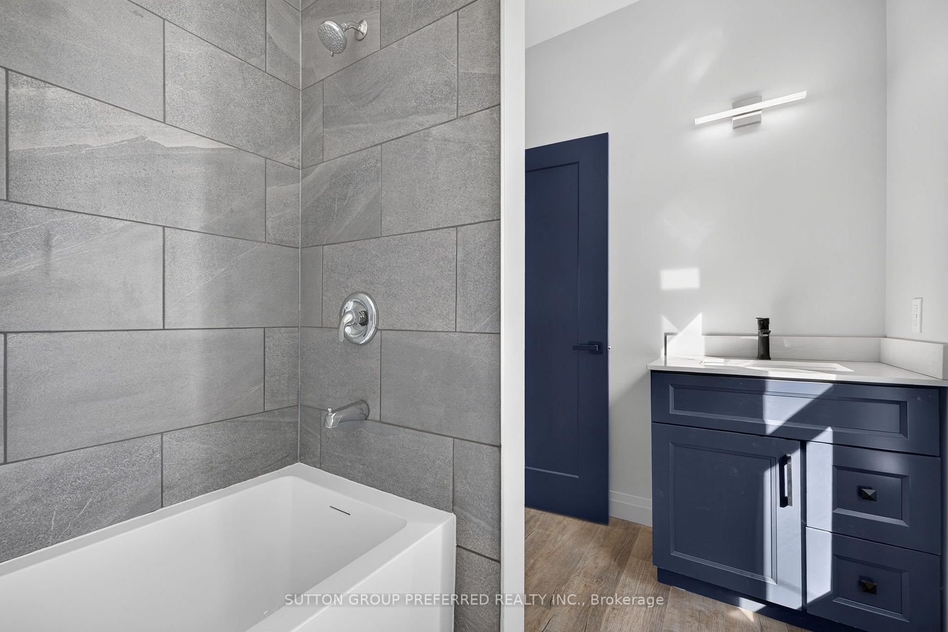 Photo 27 of 118 Delaware Street, London, East M — HOMEH