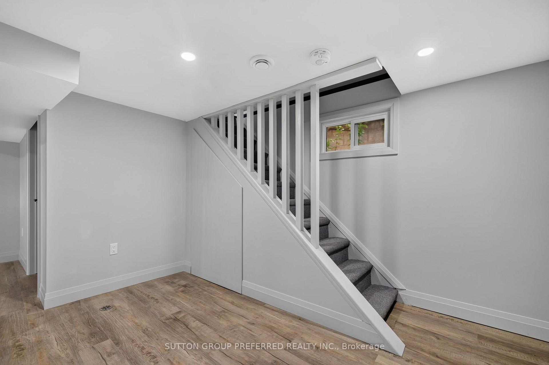 Photo 35 of 118 Delaware Street, London, East M — HOMEH